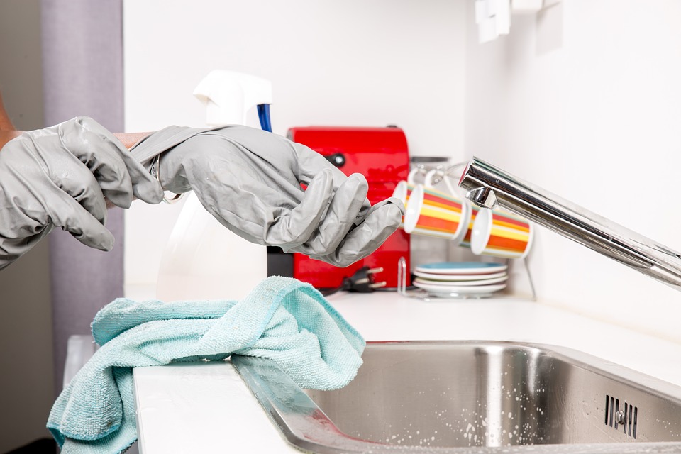 4 errores de limpieza que nunca cometería un profesional de la limpieza